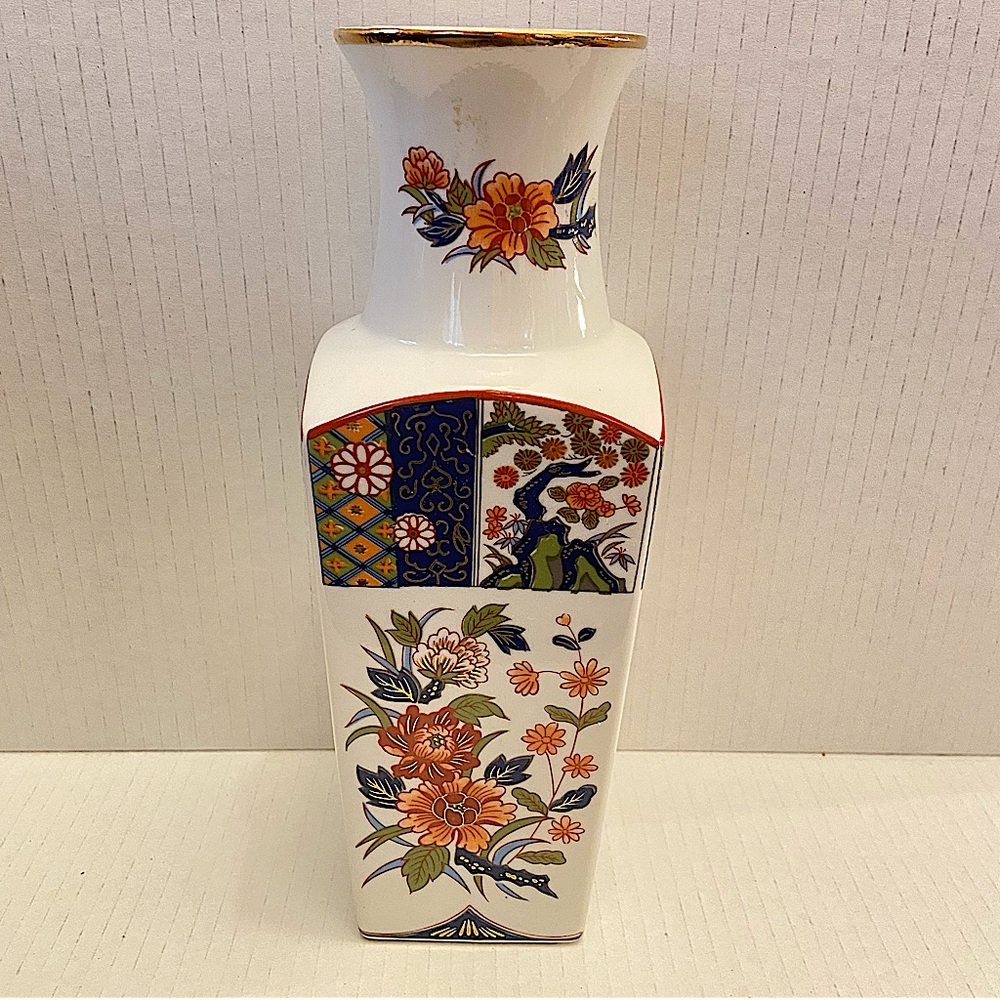Japanese Imari Vase 1960’s Printed, Hand painted, Gilded Rim.